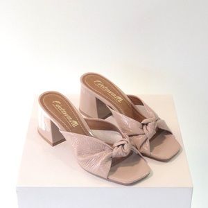 L’Intervalle Nude Heels